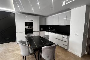 Elegant air-conditioned apartment near the beach