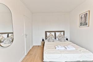 Studio lumineux et moderne à Montreuil - II