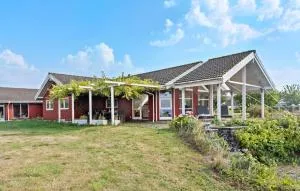 Nice Home In Bogø By With Wifi - Nørre Alslev