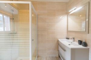 Maisons de vacances Maison Confortable au coeur de Guingamp : Appartement