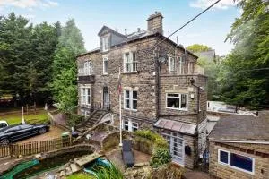 Spacious 3 Bedroom Ground Floor Apartment - 10 mins from City Centre - Meanwood