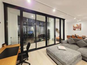 City Private Luxurious penthouse 3b2b Apt 202sqm