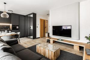 Szczyrk Dolina Czyrna - Apartament z 1 sypialnią, balkonem, widokiem na stok i miejscem garażowym w cenie - BestRooms