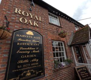 Royal Oak Retreat - Sleeps 6 Pub & Pet Friendly