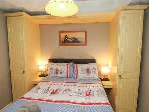 Hilton Snug