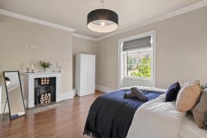 The Georgian Penthouse in Wakefield - Parking