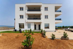 Sea View Apartments Ryta