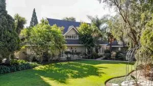 CHERRY NEST at Madeliefie - Hennenman