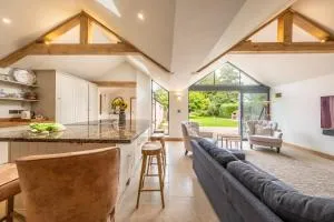 Medieval cottage with modern twist - Bridge House - Wattisham