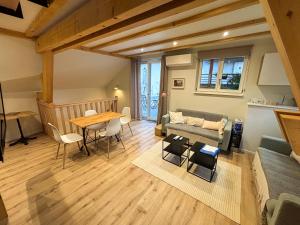 Appartements La Grange 1578 - Maison 4 etoiles - Centre Ville - Commerce a Proximite : photos des chambres