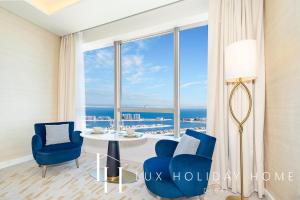 LUX Iconic Views at The Palm Tower Studio 2