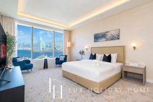 LUX Iconic Views at The Palm Tower Studio 2