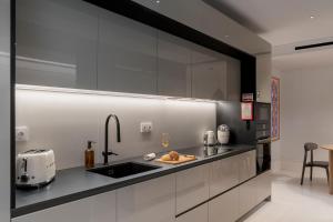 Luxury Garden Apartment at Savoy Insular