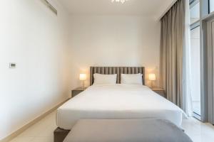 Modern 2BR I Partial Burj Khalifa & Boulevard View