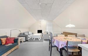 6 Bedroom Beautiful Home In Ærøskøbing