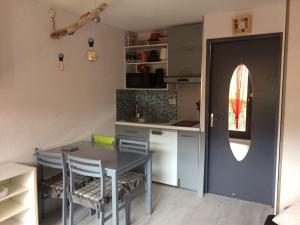 Appartements Castor - Studio hyper center - Ski : photos des chambres