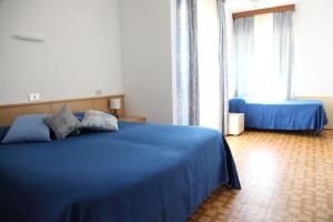 Habitación Triple con vistas a la montaña