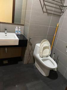 JB City DEsplanade Shopping mall apartment