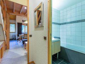 Appartements Appartement Renove 3 Pieces Mezzanine a 50m des Pistes, Balcon, Lave-Linge et Casier a Skis - FR-1-356-206 : Appartement (7 Adultes)