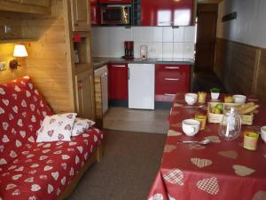 Appartement rénové avec balcon au cœur de Méribel • Label Méribel • Non-fumeur • Casier à skis • Ascenseur - FR-1-355-31