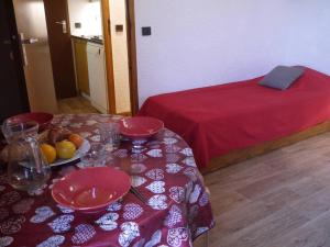 Chalet cosy aux pieds des pistes, proche commerces, Méribel Mottaret - FR-1-355-131