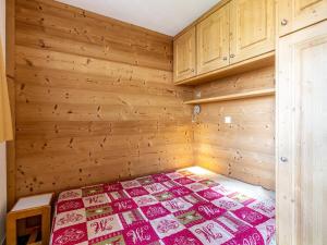 Appartement confortable, pieds des pistes, balcon, casier à skis - FR-1-355-58