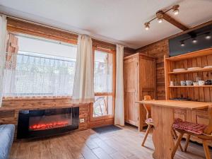 Studio chaleureux et rénové avec terrasse, proche des pistes - Planchamp, Valmorel - FR-1-356-379