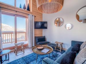 Chalets Superbe chalet duplex 3* avec prestations hotelieres, pied de pistes, parking, wifi - FR-1-356-378 : photos des chambres
