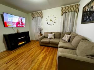 Private 1st floor Apartment - Only 5 min Away from Newark Airport and 30 min to NYC