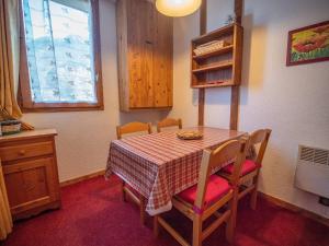 Appartement cosy, 100m des pistes, balcon, casier à skis, quartier calme, proche commerces - FR-1-356-327