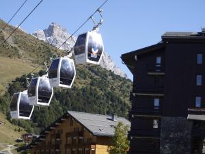 Charmant appartement avec ascenseur et casier à ski, idéal pour 4 personnes à Méribel - FR-1-355-59