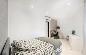 Maisons de vacances 4 Bedroom Cozy Home In Codolet : Maison de Vacances 4 Chambres