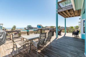 180 Degree Water Views, Huge Deck, Perfect Sunrise Spot, Great Layout!