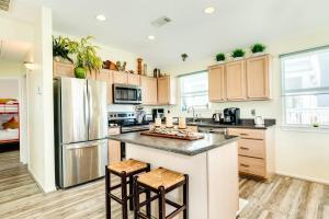 Sunset Sanctuary - Adorable Beach Bungalow with Gorgeous Gulf Views!