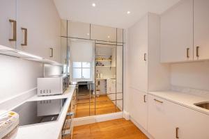 Luxury 3-Bed Pavilion Road Residence