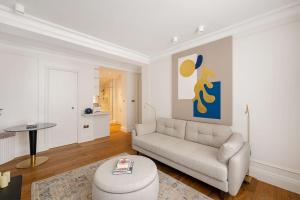 Luxury 3-Bed Pavilion Road Residence