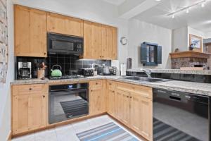 Villa Montane 117 by East West Hospitality