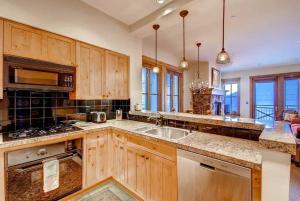 Villa Montane 111 by East West Hospitality