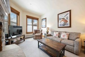 Villa Montane 110 by East West Hospitality