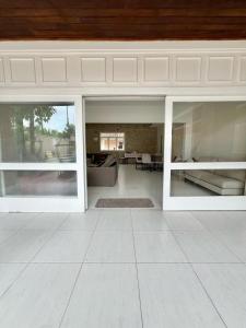 Casa Grande Com Piscina Guaruja