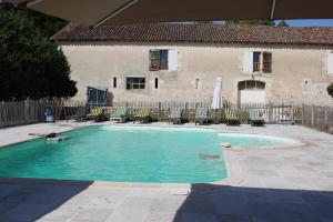 B&B / Chambres d'hotes Gites du Chateau de Servanches : photos des chambres