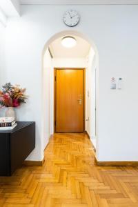 Bright and Stylish Apartment in Palaio faliro