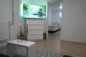 Elegant & Cozy Flat Near Volvo - Harestad