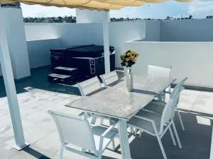 Alicante City Beach Jacuzzi Luxury Penthouse with Rooftop Terrace - Balsares