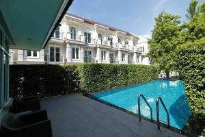 Sukhumvit 16 Townhouses, InHome Luxury Residences