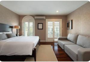 Sukhumvit 16 Townhouses, InHome Luxury Residences