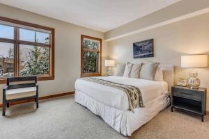 Capitol Peak Lodge 3210 by Snowmass Mountain Lodging