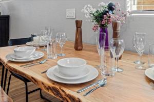 Whole House Relaxing Oasis by Fitzsimmons Campus