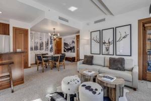 Capitol Peak Lodge 3222 by Snowmass Mountain Lodging