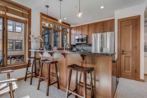 Capitol Peak Lodge 3222 by Snowmass Mountain Lodging